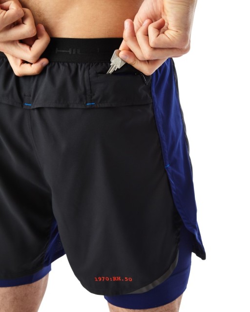 Ronhill Mens Stride Revive Twin Shorts_black_midnight_blue_securtiy_pocket_1001.jpg