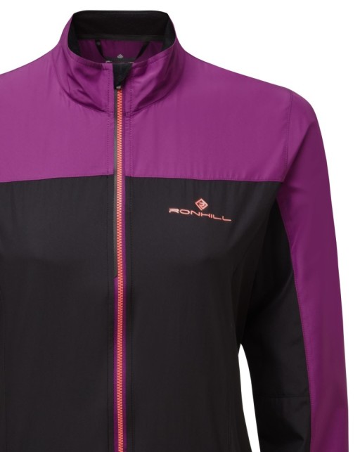 Ronhill_Womens_Stride_Wind_Jacket_Black_Grape_Detail_1001.jpg